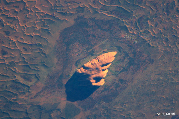 Uluru-Australia-In-the-morning-light-Big0rock-I mean-a-huge-rock-World-heritage-Sacred-place