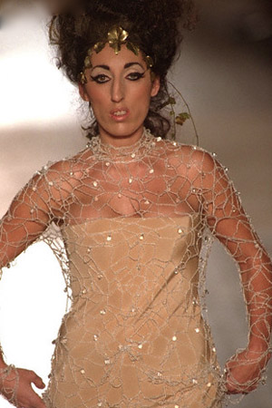Givenchy-Alexander-McQueen-Spring-1997-Haute-Couture-25.jpg