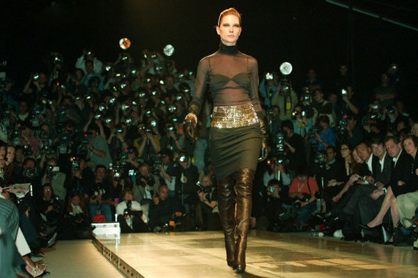 Givenchy-Fall-2003-003.jpg