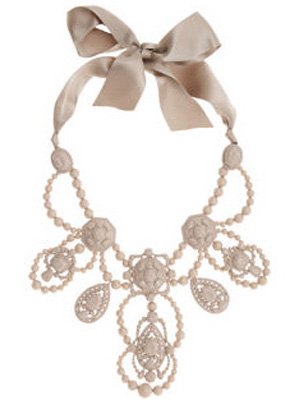 Lanvin-Spring-2009-beige-necklace.jpg
