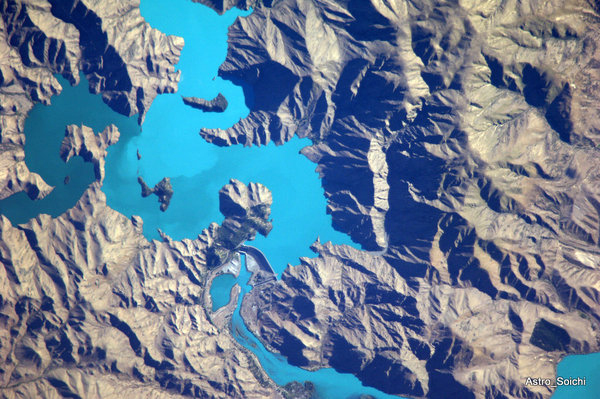 Southern-Alps-of-New-Zealand-Big-dam-and-man-made-lake.jpg