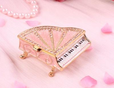 キラキラ可愛いグランドピアノの宝石箱 ピンク色の雑貨カタログ