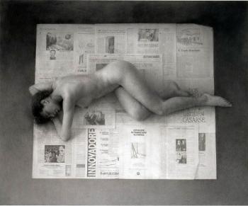 磯江毅「新聞紙の上の裸婦」