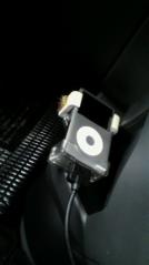 iPod Classic 160GBは車の下に