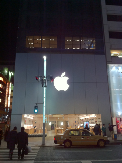 夜のApple Store銀座