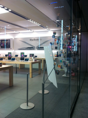 Apple Store銀座の現在の展示風景